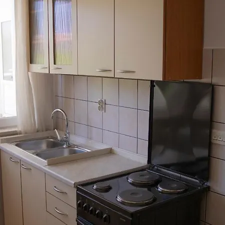 Nikola Skarica 1 * Duce