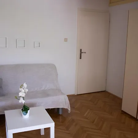 Apartment Nikola Skarica 1 *