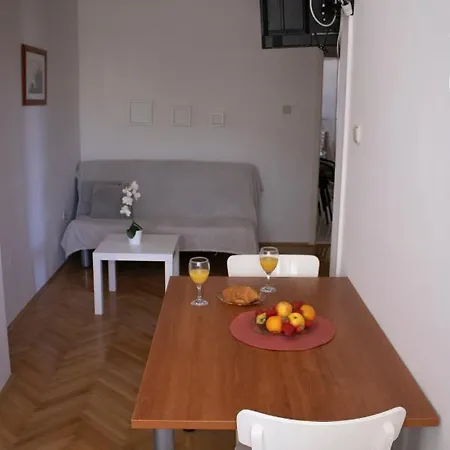 Apartman Nikola Skarica 1 Duce