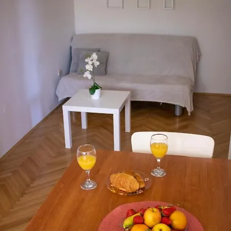 Nikola Skarica 1 Apartment Duce