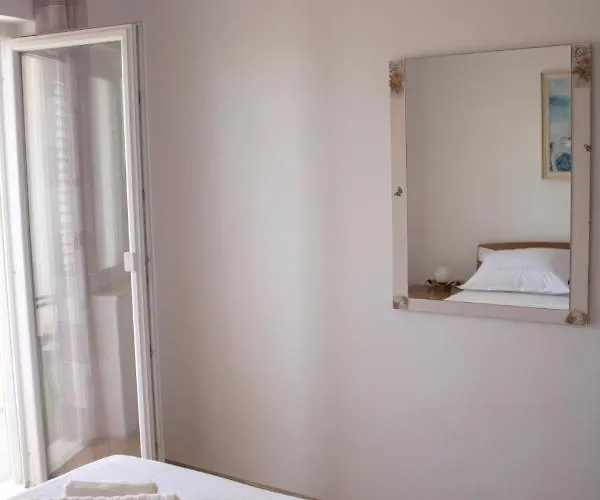 Nikola Skarica 1 Apartment